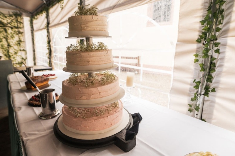 Hochzeitsfotograf Freiburg St. Ottilien Hochzeitstorte
