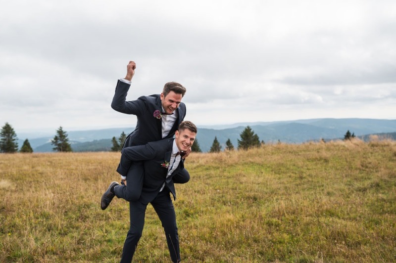 Hochzeitsofotograf Brautpaarshooting Schwarzwald Freiburg Feldbergturm